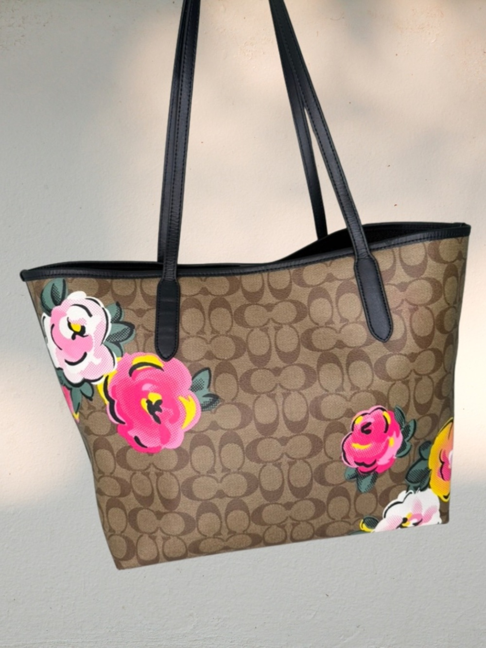 Coach City Tote in Signature Canvas with Vintage Rose Floral Print - Picture 6 of 13